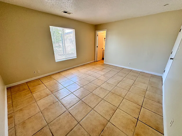 1785 Alpha Ct SE — Photo 15