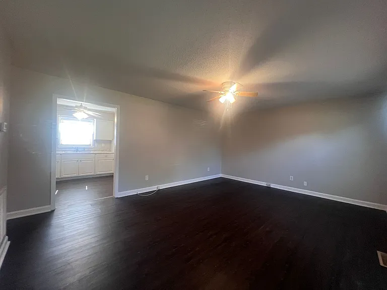 3605 Somerset Dr — Photo 4