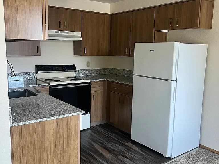 Silverpark Apartments — Photo 5