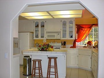 Entry to Kitchen