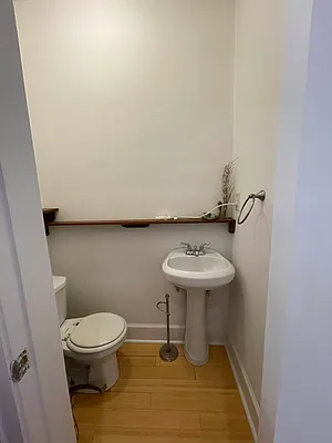 Rented by Realty Collective | media 26