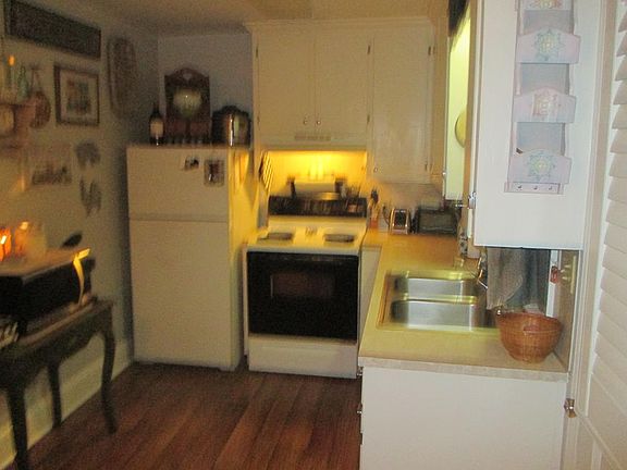 2nd image of 601 Williams St
