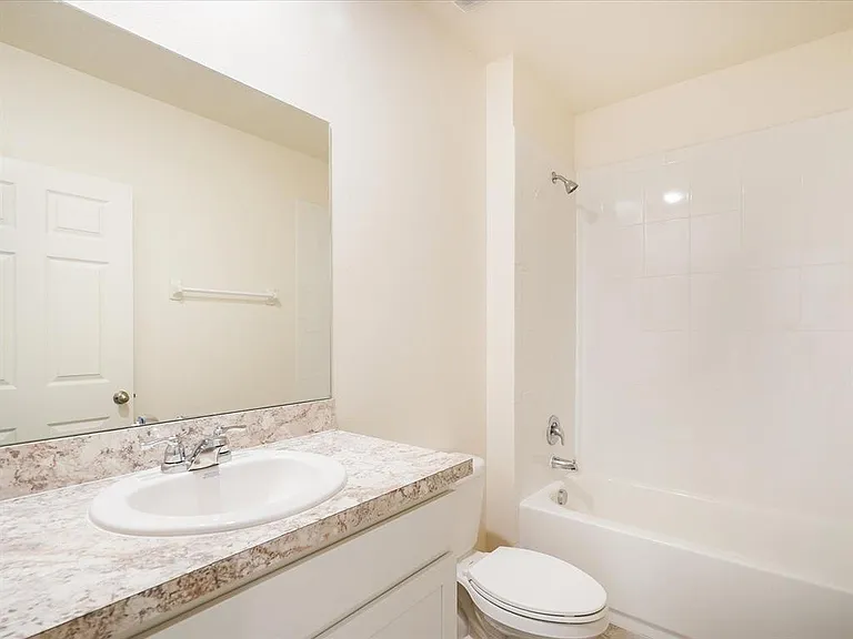 10695 SW Prato Way — Photo 8