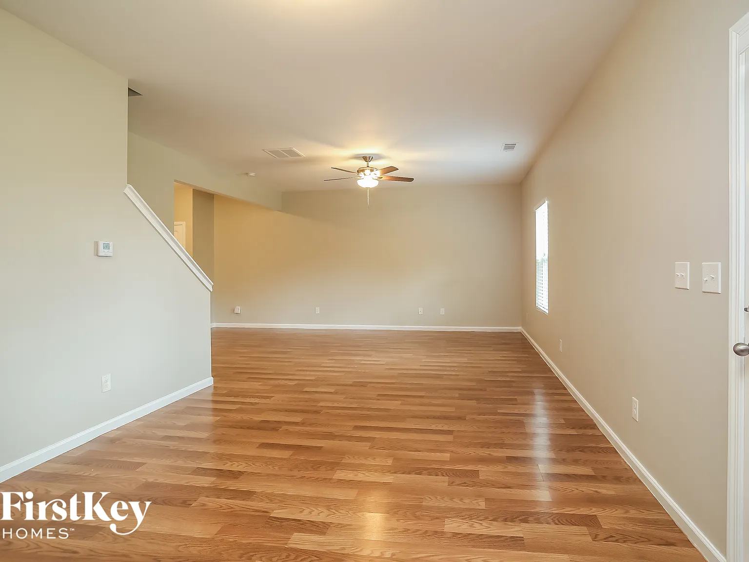 3 bed, 1.5 bath, 1564 sqft, $2,135 — Photo 4