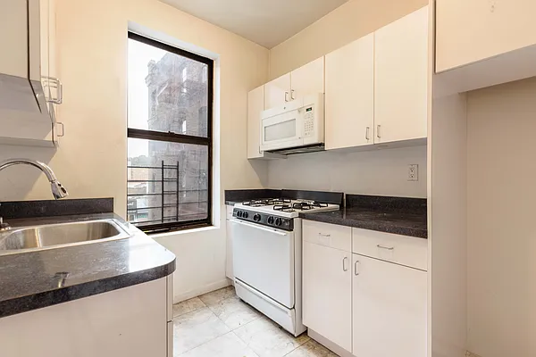 Rented by MNS | media 10