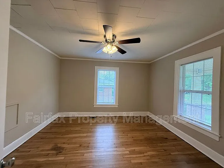912 Massey Ave — Photo 8
