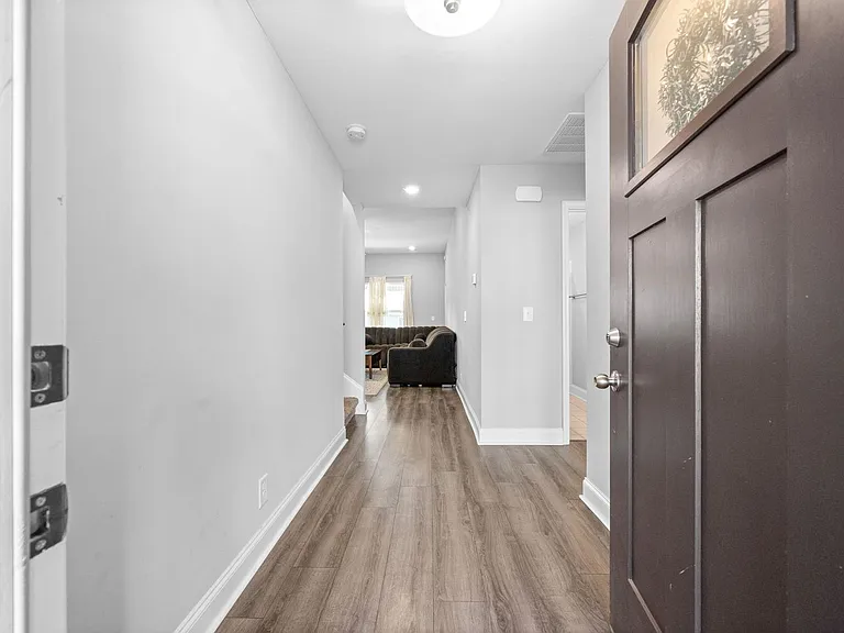 1042 Creek Way — Photo 5