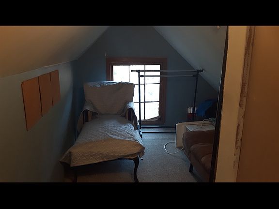 2nd image of 35 Ardale St