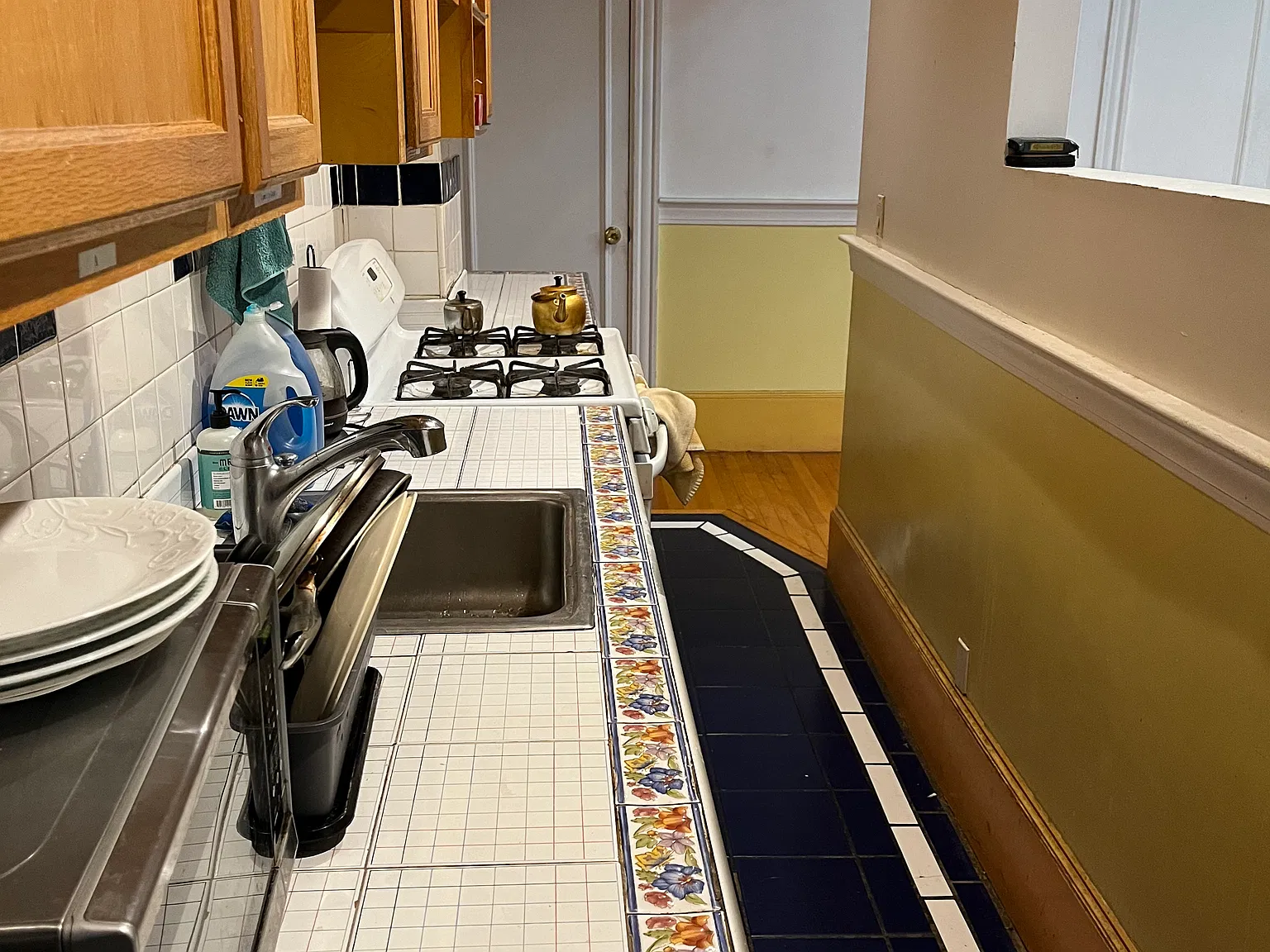 4 bed, 1800 sqft, $975 — Photo 2