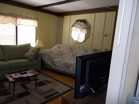 4th image of 266 Irapuato St