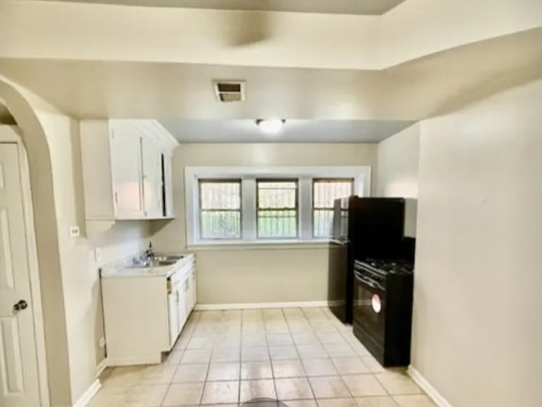 7934 S Kingston Ave #G — Photo 4