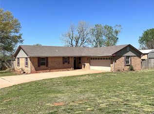 1103 N Latimer Rd, Marlow, OK 73055