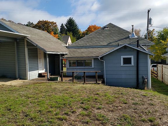 3rd image of 734 NE Nash St