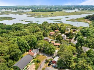 17 Brooks Rd, Gloucester, MA 01930