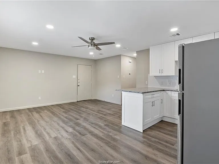1502 Alpine Cir #D — Photo 9