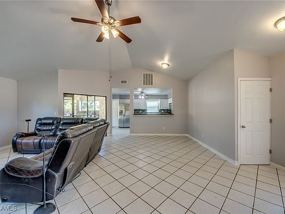4th image of 1503 SW 38th Ter