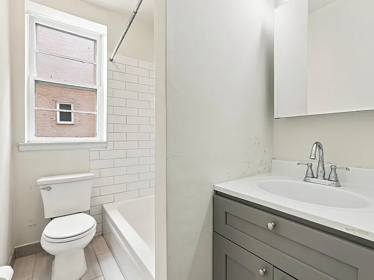 2036 Mount Vernon St #2RR — Photo 4