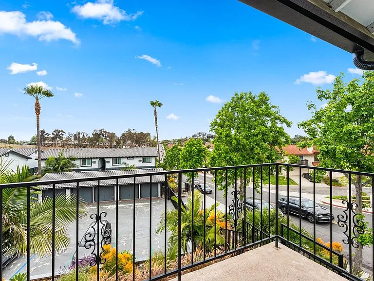 Vista Terrace — Photo 3