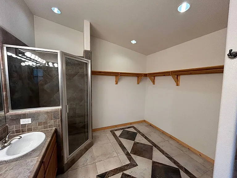 1513 Crystal Air Dr — Photo 17