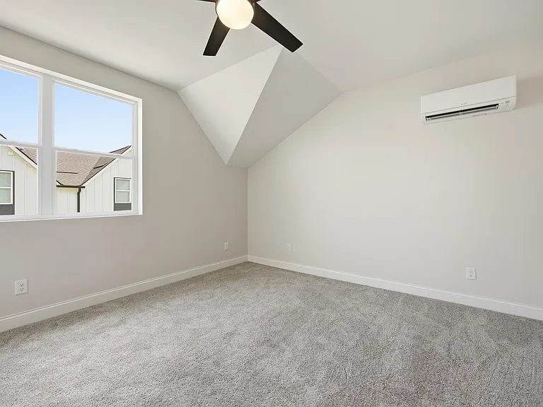 5706 Sofias Cir — Photo 18