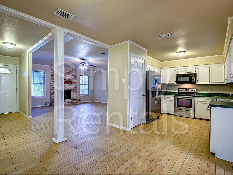 6716 Sayle St — Photo 8