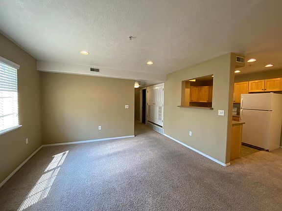 4th image of 325 W 700 N APT 18