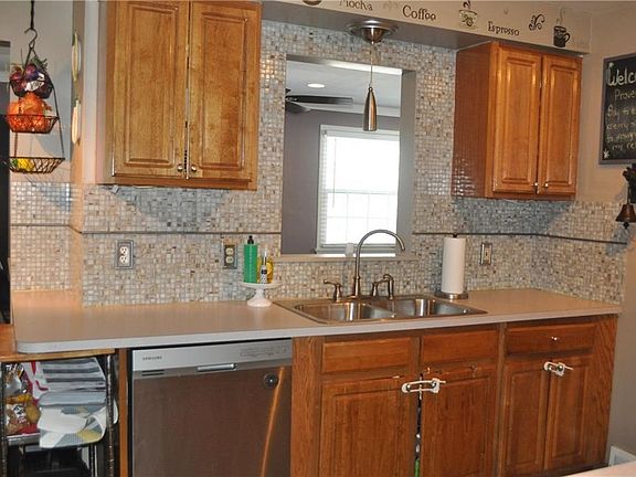 4th image of 1716 Beaconwood Ave