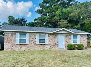 211 Barbara Cir, Ocean Springs, MS 39564