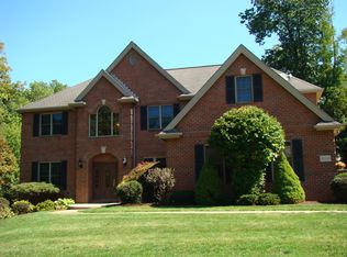 8011 Bren Dina Ct, Murrysville, PA
