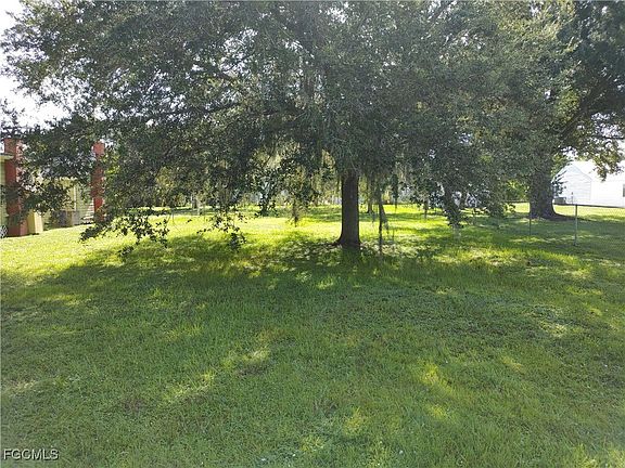 4th image of 17000 Church Dr