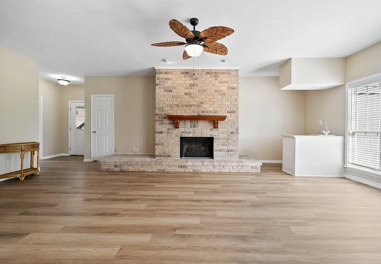 210 Oak St #1101 — Photo 10