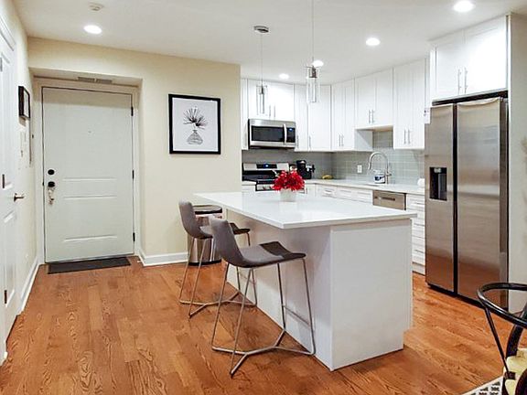 4th image of 3045 Paris Ave APT 302