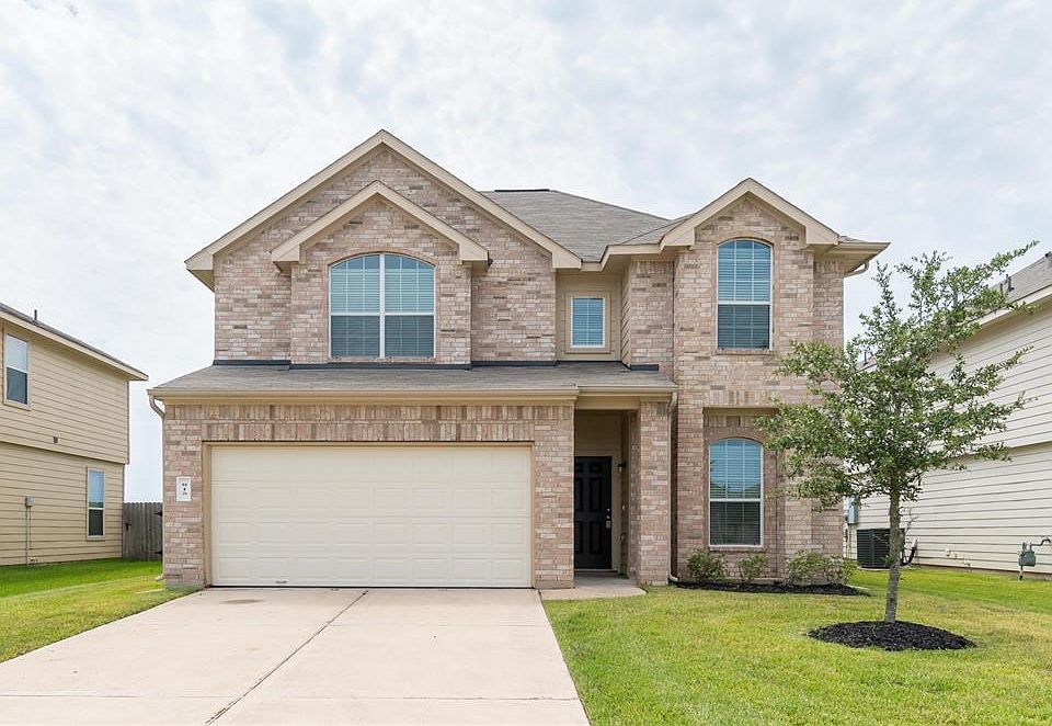 1st image of 815 Cascadera Ct
