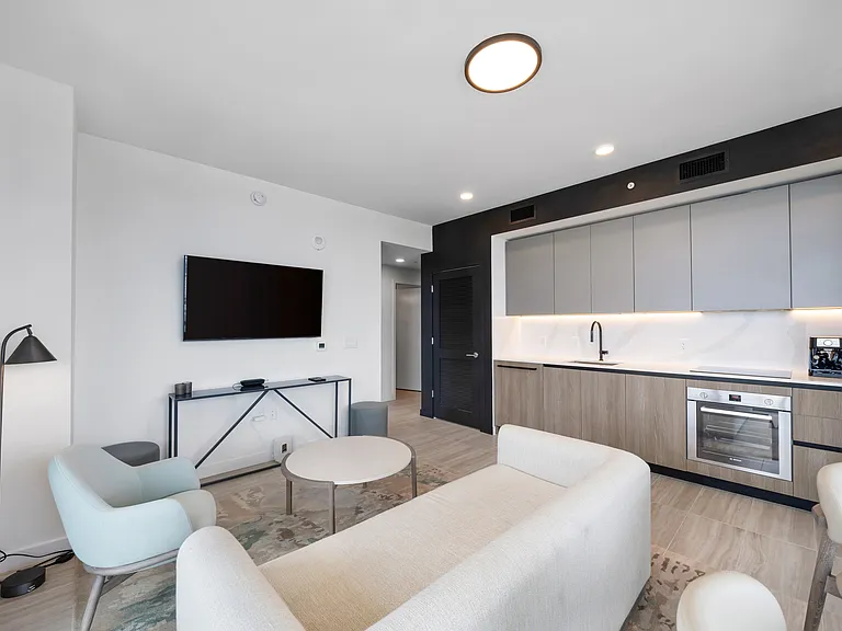 580 72nd St #910 — Photo 8