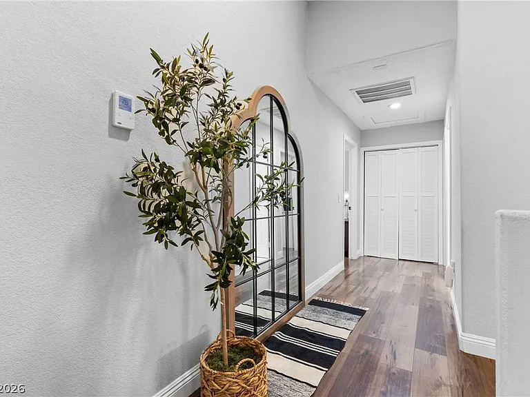 407 Crater Ct — Photo 32