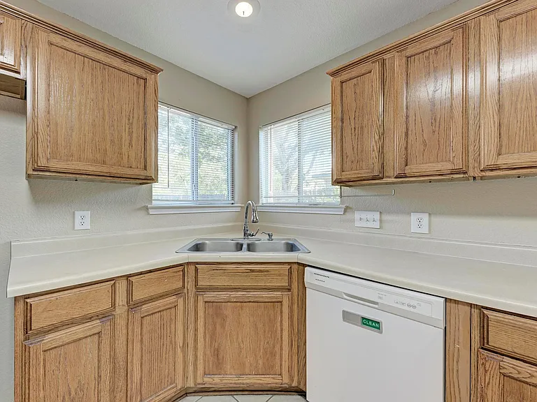 2351 Wright Cir — Photo 29