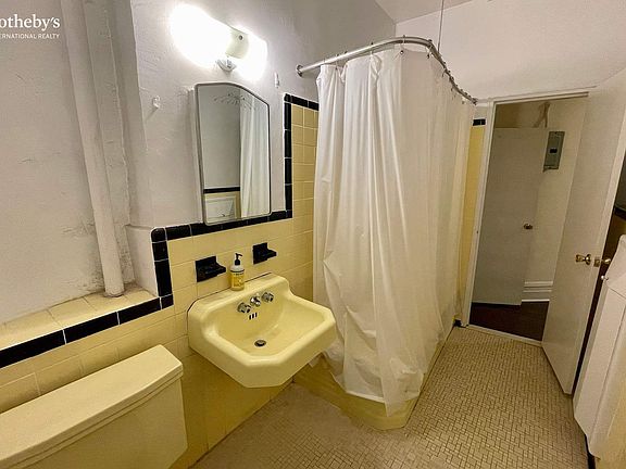 5th image of 412 W End Ave APT 5G