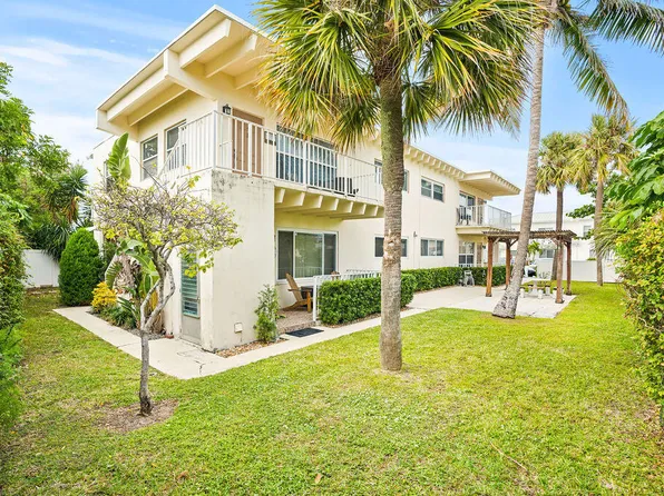 114 Cascade Ln APT 4, Palm Beach Shores, FL 33404