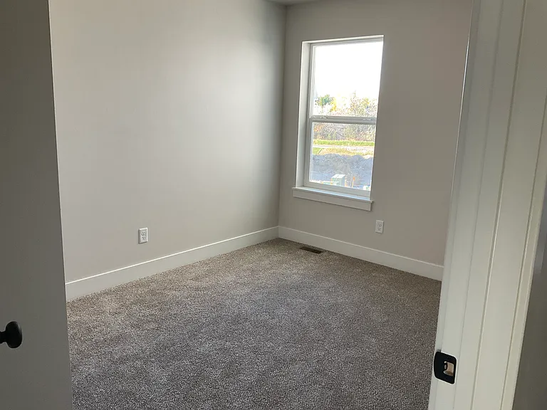 824 E Sunnyside Rd #6 — Photo 10