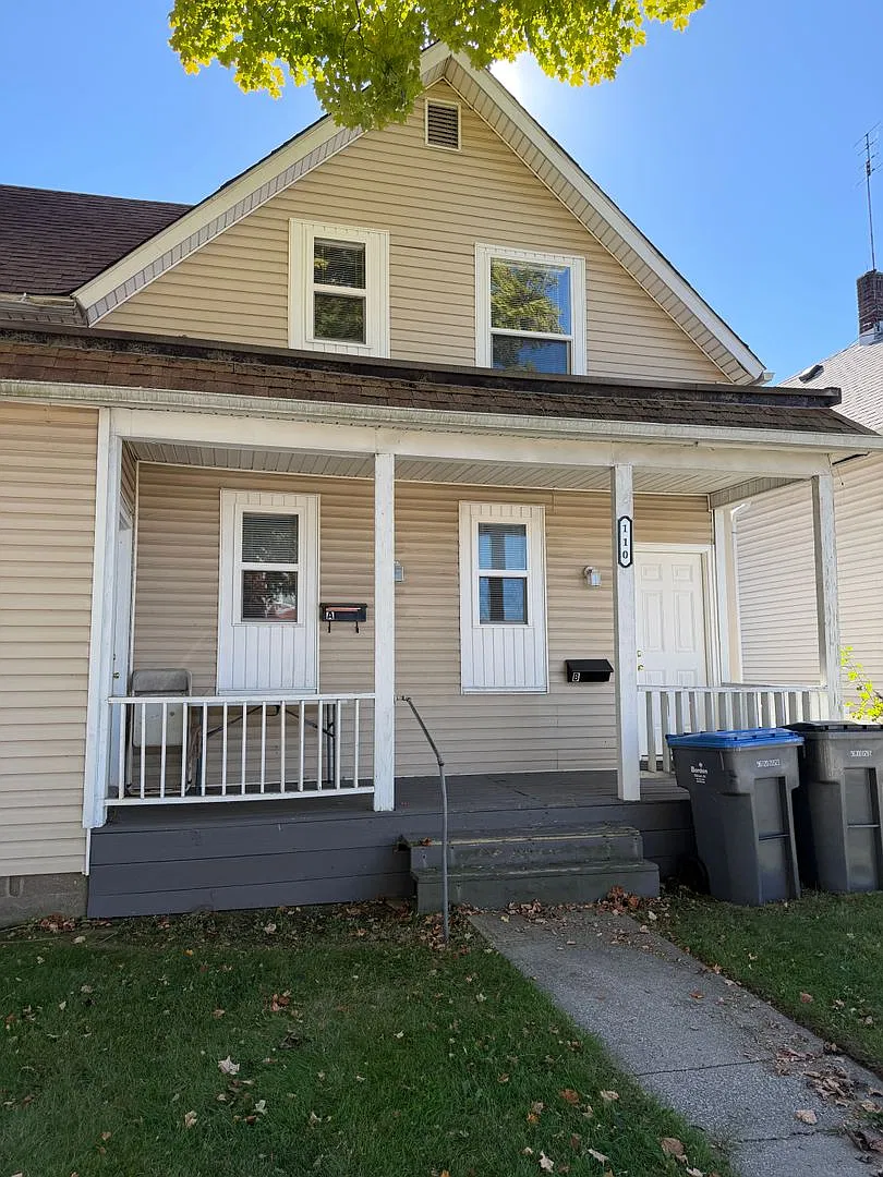 110 E Monroe Unit B — Photo 1