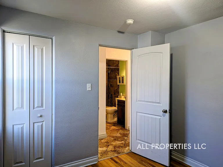 4544 S Grant St — Photo 22