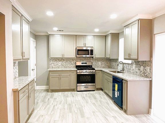 2nd image of 300 Lakewood Dr