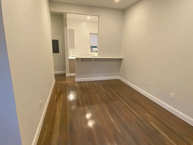 102 Queensberry St #2 — Photo 7