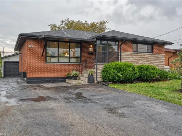 1141 Mohawk Rd E, Hamilton, ON L8T 2S4