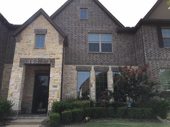 A dreary day in Texas! The house looks much happier on a proper sunny day :)