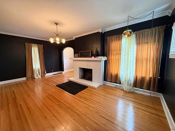 5th image of 2804 Forest Ave