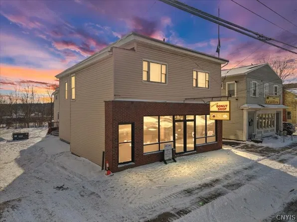 135 W Manlius St, East Syracuse, NY 13057