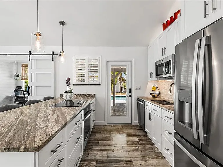 14024 N Bayshore Dr — Photo 19