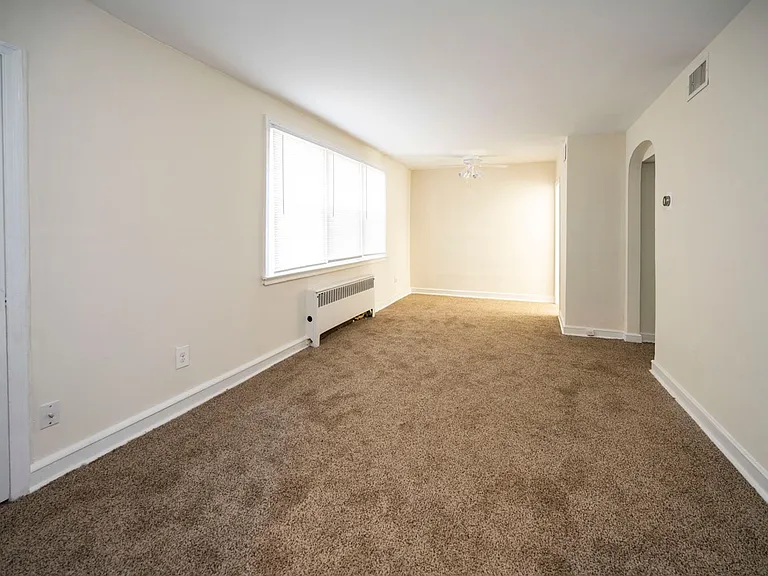 1325 E Wadsworth Ave — Photo 17