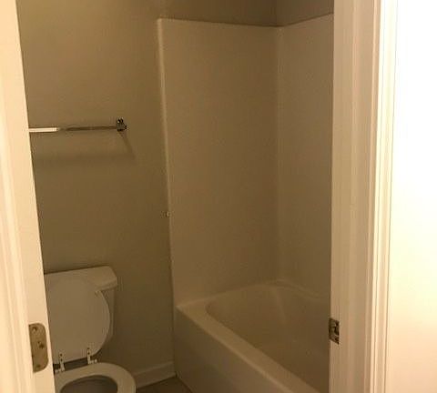 Bathroom Shower/Toilet